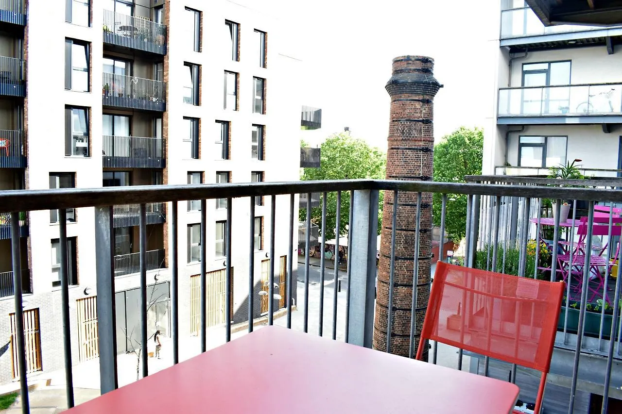 Modern 2 Bedroom Apartment Next To Olympic Park London