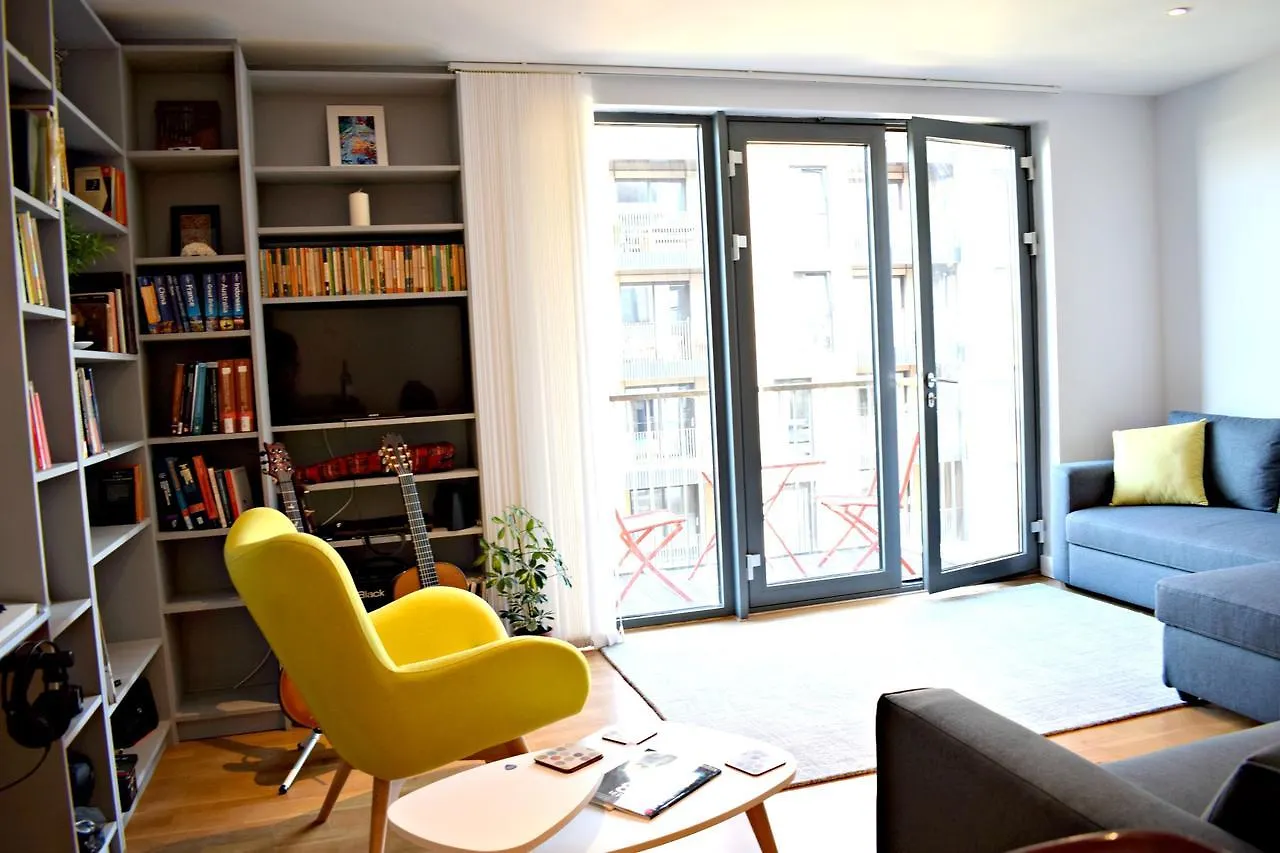Modern 2 Bedroom Apartment Next To Olympic Park London
